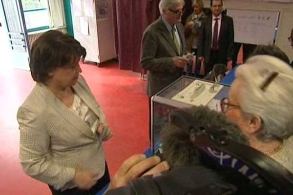 Martine Aubry a voté à 11h dans le Vieux-Lille.