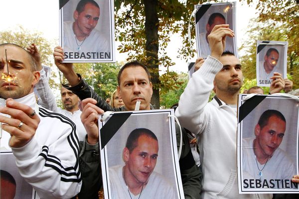 Manifestation de soutien à Sébastien Judalet en région parisienne, où il était chauffeur de bus.