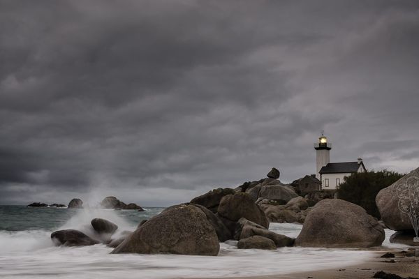 Photo envoyée par Kristell Pibouleau - phare de Pontusval 