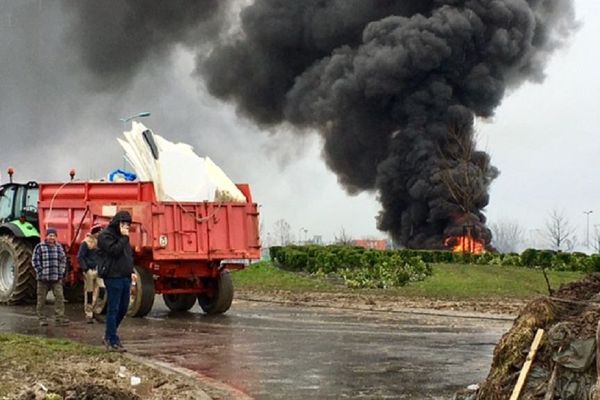 La  ZAD (zone agricole défavorisée) du rond-point d'Aussonne au nord de Montauban ce lundi