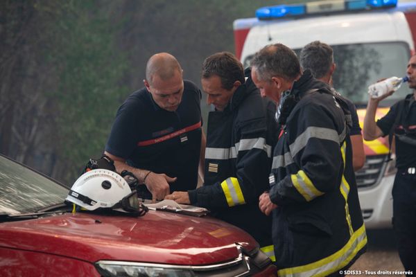 La situation s'apaise sur le front de l'incendie en Gironde. Les conditions météorologiques ont joué en faveur des pompiers cette nuit.