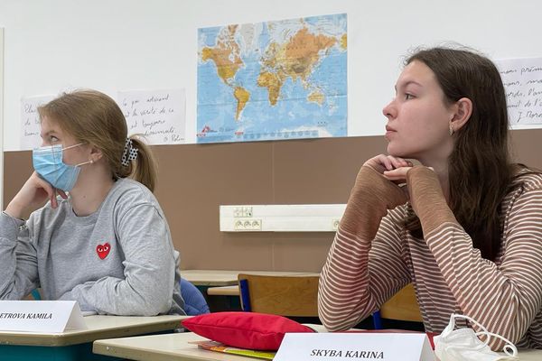 Karina a fait sa rentrée ce mercredi 16 mars au collège Joffre avec d'autres ukrainiens.