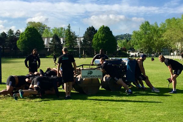 Les avants brivistes poussent sous les ordres de Didier Casadeï.