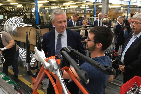 Bruno Le Maire, ministre de l'économie, a visité l'usine de vélos Arcade Cycles, et échangé avec les acteurs du monde économique sur le territoire.