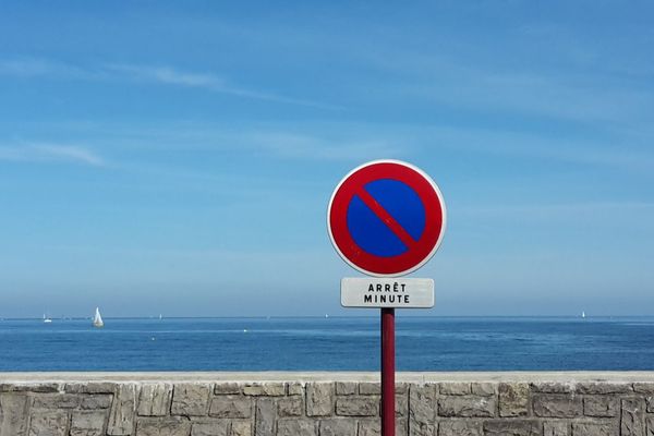 Prendre le temps d'apprécier le ciel bleu / Hendaye