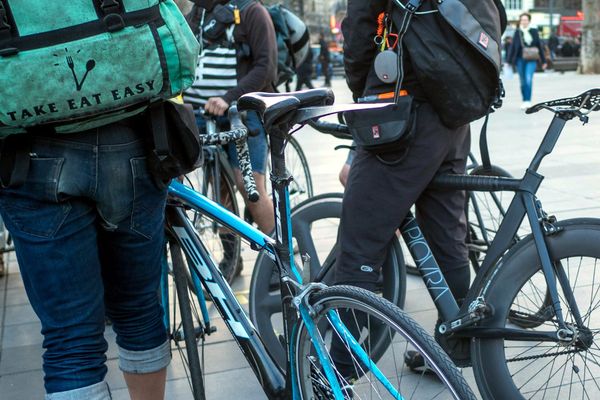 Image d'illustration - Rassemblement à Paris de coursiers à vélo pour protester contre leurs conditions de travail, le 15 mars 2017.