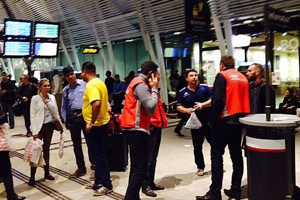 Accueil assistance SNCF pendant les inondations en gare de Montpellier le 29 septembre 2014