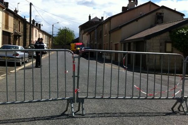 Le quartier de Gespunsart, où se trouve la maison du collectionneur d'armes de guerre, a été bouclé.