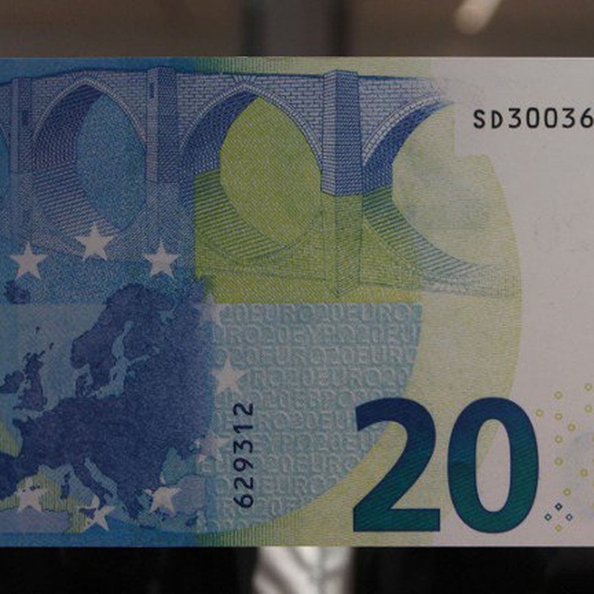 Le nouveau billet de 5 euros est bientôt dans votre portemonnaie