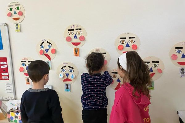 Dans une école de Montluçon, on apprend à gérer ses émotions grâce à des cours d'empathie.