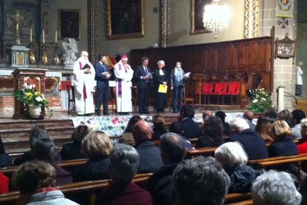 Rassemblement interreligieux, mercredi soir, à la cathédrale de Perpignan - 25 novembre 2015