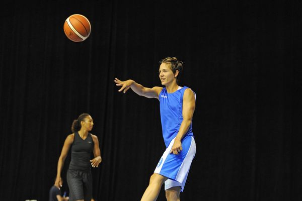 Céline Dumerc a joué 12 ans à Bourges Basket, un club où elle a connu ses plus belles années. 