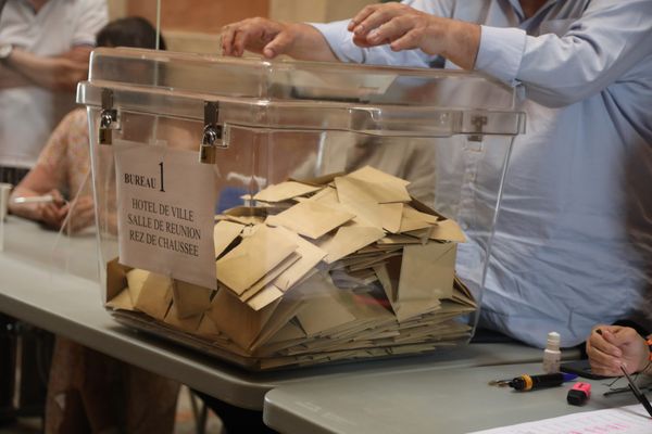 Illustration. Le dépouillement au bureau de vote n°1 d'Ajaccio, ce dimanche 20 juin.