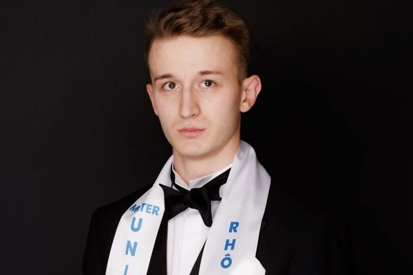 Hugo, Mister Universel Rhône-Alpes 2023, a participé à la finale nationale du concours de beauté masculine.