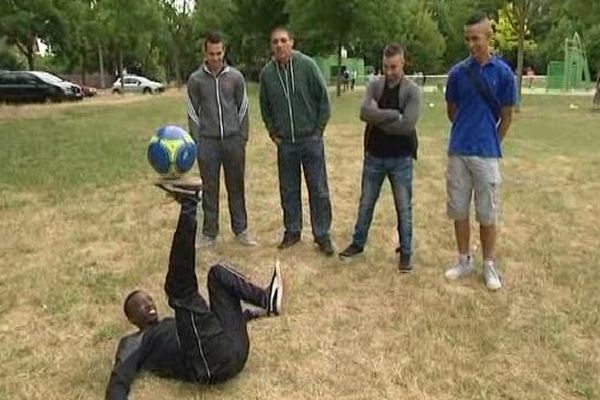 De jeunes supporters au stade de la Meinau