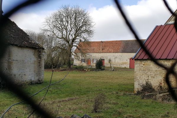 C'est dans cette ferme isolée de Sées que les 312 pieds de cannabis ont été saisis. 