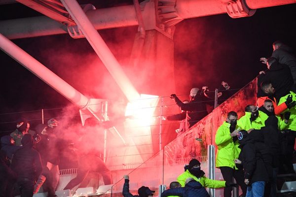 Des incidents avaient eu lieu dans les tribunes lors de ce match de Coupe de France entre le Paris FC et l'OL.