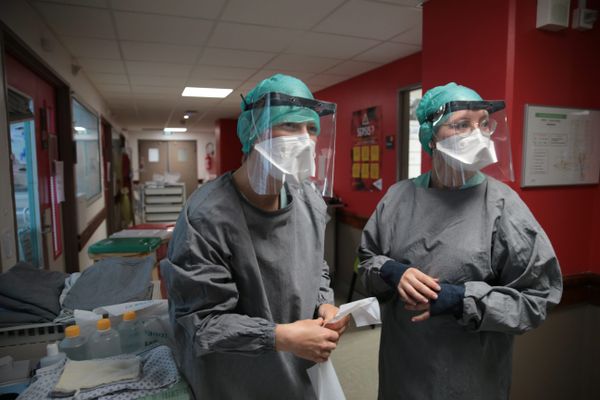 Les cas de contamination à la Covid19 repartent à la hausse en Corse. Selon le dernier bilan de l'Agence Régionale de Santé, publié jeudi 15 juillet, 254 personnes ont été testées positives. 