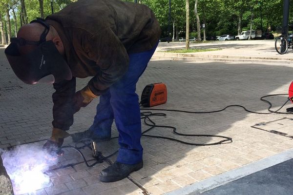 Tous les égoûts, regards et plaques de réseaux doivent être soudés