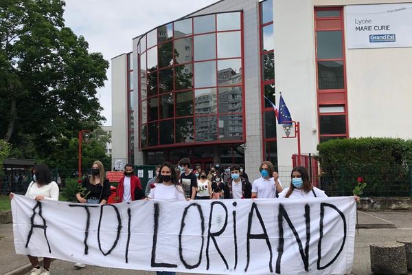 Marche blanche en mémoire de Floriand 17 ans.