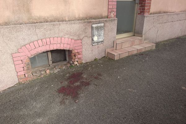 Un homme a été retrouvé rue de Guebwiller, à Kingersheim, avec une vingtaine de plaies au niveau du torse et du thorax. Photo d'illustration.