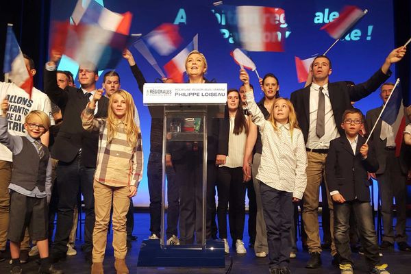 Marine Le Pen a donné un meeting, ce lundi 9 novembre, au Palais d'Auron à Bourges (Cher) 