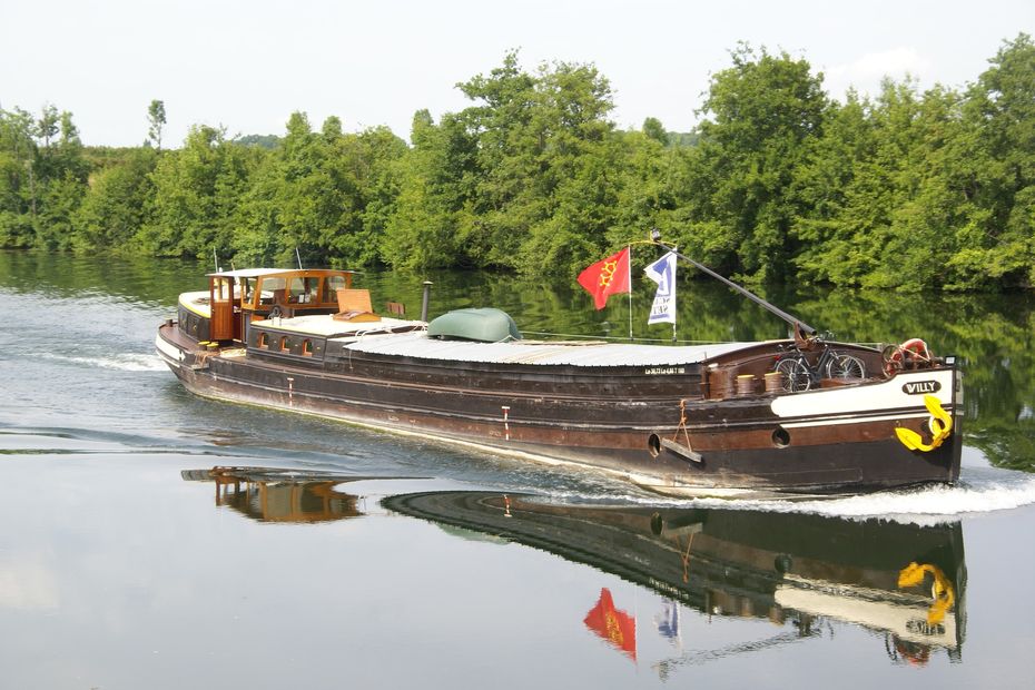 Promoting River Transport in France: The Journey of a Century-Old Barge