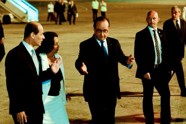 François Hollande à la Havane avec le vice-ministre des Affaires étrangères Rogelio Sierra.