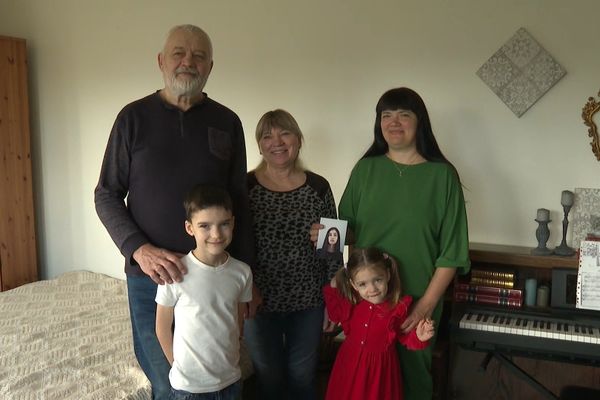 Une famille Ukrainienne en exil en Île-de-France.