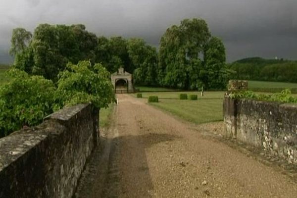 Le Château de Valmer (Indre-et-Loire) participe jusqu'au 4 mai à l'opération Jardins ouverts pour le Neurodon. 2€ du prix d'entrée sont reversés pour la Recherche pour le Cerveau