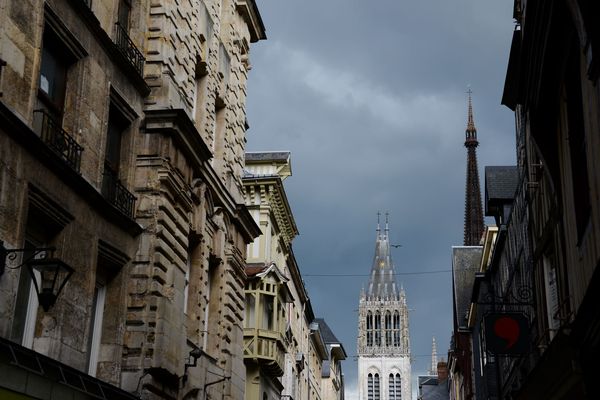 Selon la préfecture de Seine-Maritime, jusqu'à 15 mm de pluie sont prévus sur l'agglomération rouennaise.