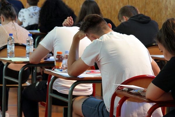 Certains élèves de première envisagent de redoubler pour corriger leurs chois d'enseignements de spécialité.