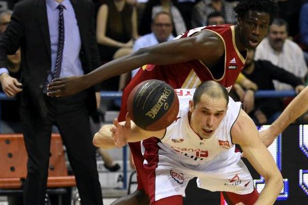 Malgré sa belle prestation, Sergiy Gladyr n'a pu que s’incliner face à Strasbourg sur le parquet de Gentilly.