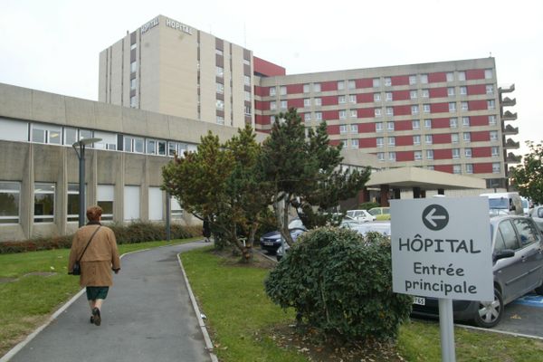 L'hôpîtal de Tarbes où s'est déclaré l'incendie au 6e étage entrainant la mort d'une personne