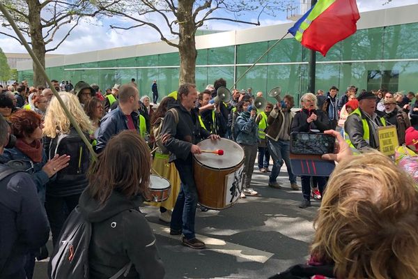 La manifestation des "gilets jaunes" ce samedi 27 avril à Caen