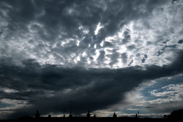 Les orages devraient revenir dès samedi après-midi.