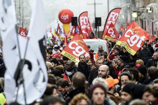 Le cortège lillois contre la réforme des retraites ce jeudi après-midi dans les rues de Lille.