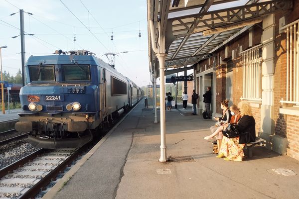 Chaque jour, 1230 Transport express régional (TER) circulent dans les Hauts-de-France. En 2019, 12% d'entre eux sont arrivés en retard. 