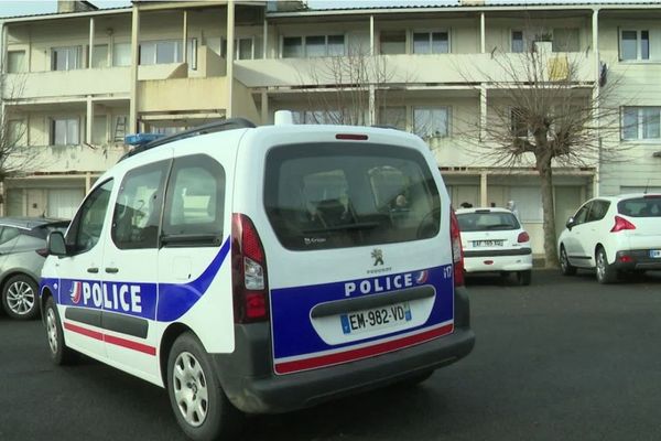 Le couple de personnes âgées avait été agressé dans son appartement du quartier de La Pallice à La Rochelle.