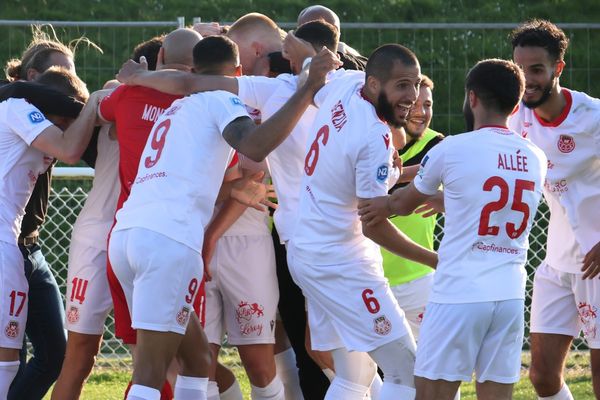 Après un but de Bassin à la 90e minute, les joueurs s'étaient imposés sur le fil pour remonter en National.