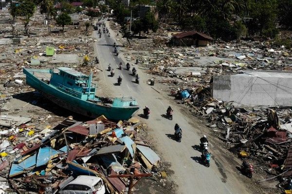 L'Indonésie secouée par un séisme de magnitude 7,5. Une catastrophe naturelle suivie d'un tsunami sur l'Ile des Célèbes