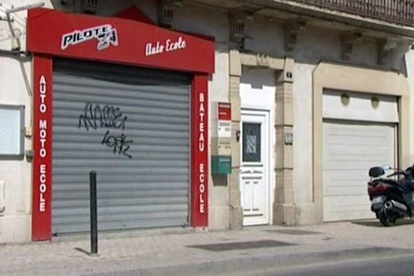 Frontignan (Hérault) - l'auto-école mise en liquidation judiciaire - avril 2015.