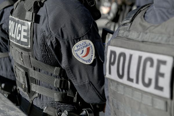 Illustration. Une équipe de la police a été menacée à l'arme de poing par un homme de 32 ans, ce mercredi 9 février à Vienne (Isère).