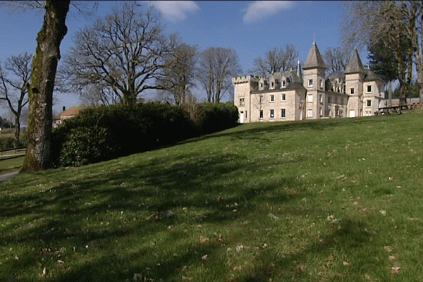 Vassivière cherche un nouveau gestionnaire pour son restaurant, situé dans le château du XVIIIème siècle...et c'est urgent !