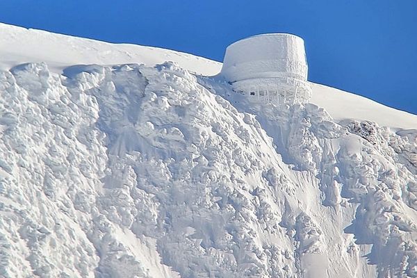 Le refuge du Goûter, capturé par le photographe Eric Morali le 1er février, au lendemain d'une tempête de neige.