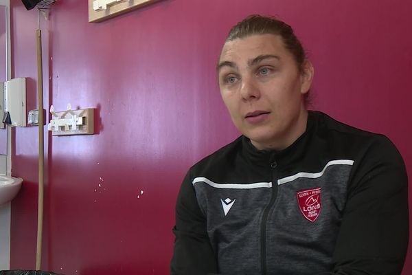 À 35 ans, Alexia Cérénys est troisième ligne centre du Lons Rugby féminin Béarn Pyrénées. 