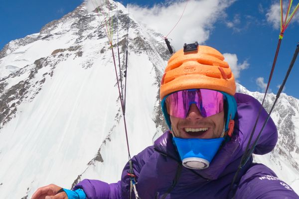 Benjamin Védrines lors de sa descente en parapente du K2 le 28 juillet dernier.