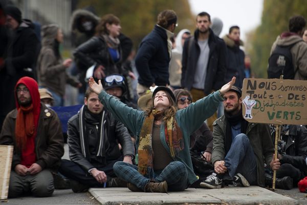 1200 manifestants à Nantes "contre les violences policières", le 22 novembre 2014, moins de violence, plus de sit-in.