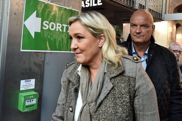 Marine Le Pen, après son dépôt de liste à la préfecture de Lille le 2 novembre 2015