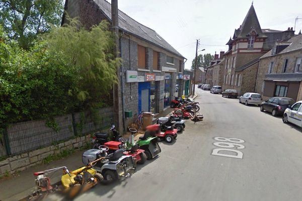 Le magasin de motoculture de Saint-Brice-en-Coglès qui a été détruit mardi soir dans un incendie